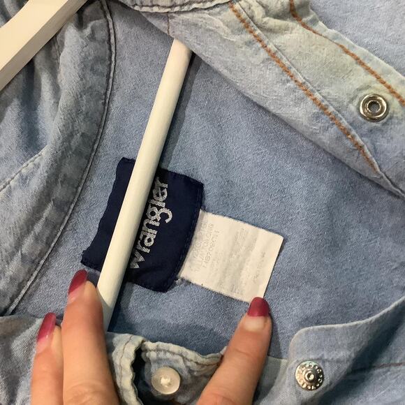 1990's Wrangler Denim Shirt  Snap On - Picture 2 of 4